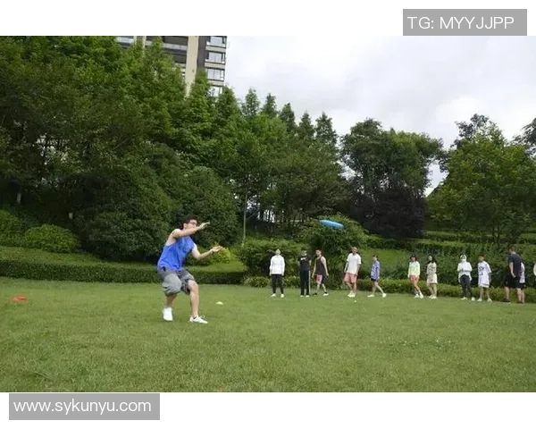 飞盘专题：探索深圳飞盘队如何通过团队协作提升竞技水平与凝聚力
